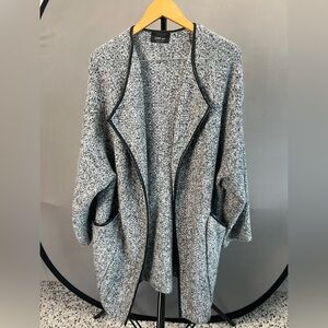 Zara Women's Black and White Open Front Cardigan